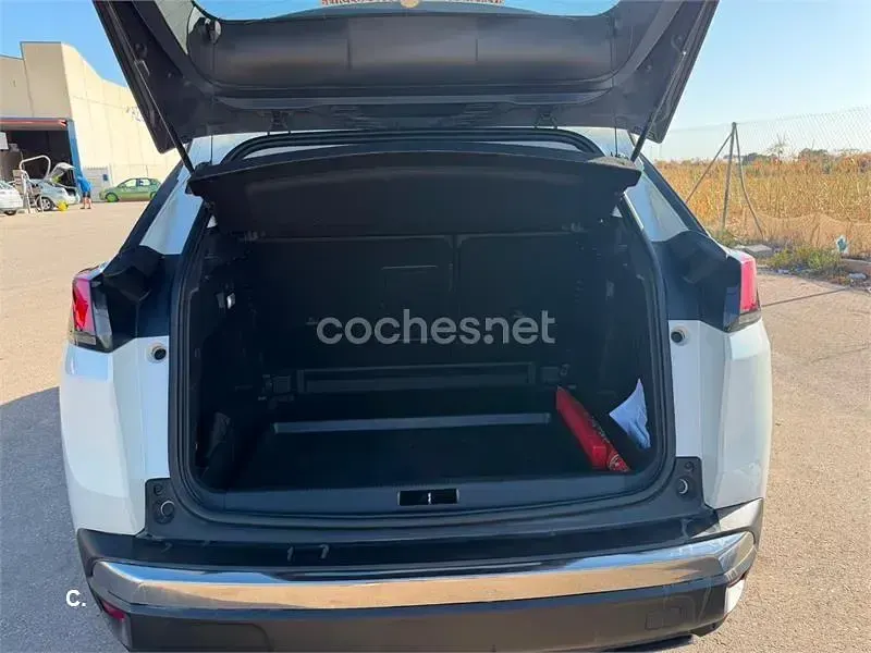 Usado Peugeot 3008 Allure 130 CV (95 kW) 2017 Blanco SUV