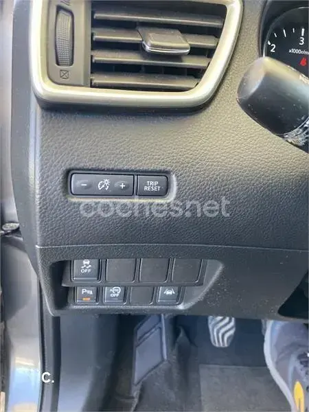 Usado Nissan Qashqai Premium Edition 110 CV (80 kW) 2015 Gris / plata SUV