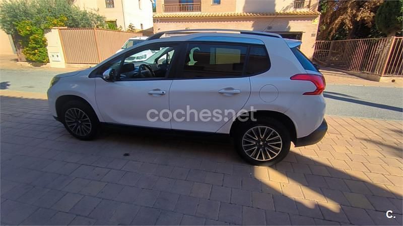 Blanco Usado 2014 Peugeot 2008 Active SUV | 9700 € (Precio justo) - Imagen 1/4