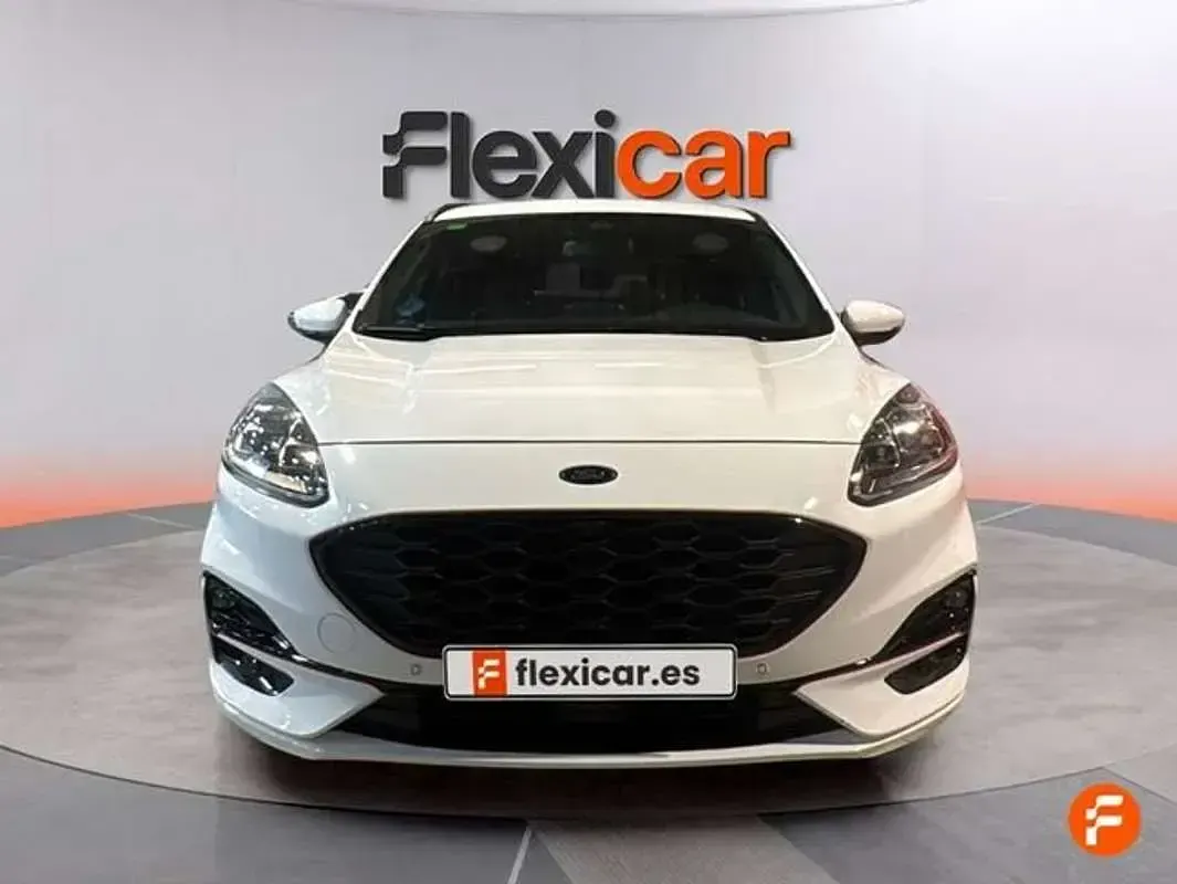 Usado Ford Kuga ST-Line 225 CV (165 kW) 2022 Blanco SUV