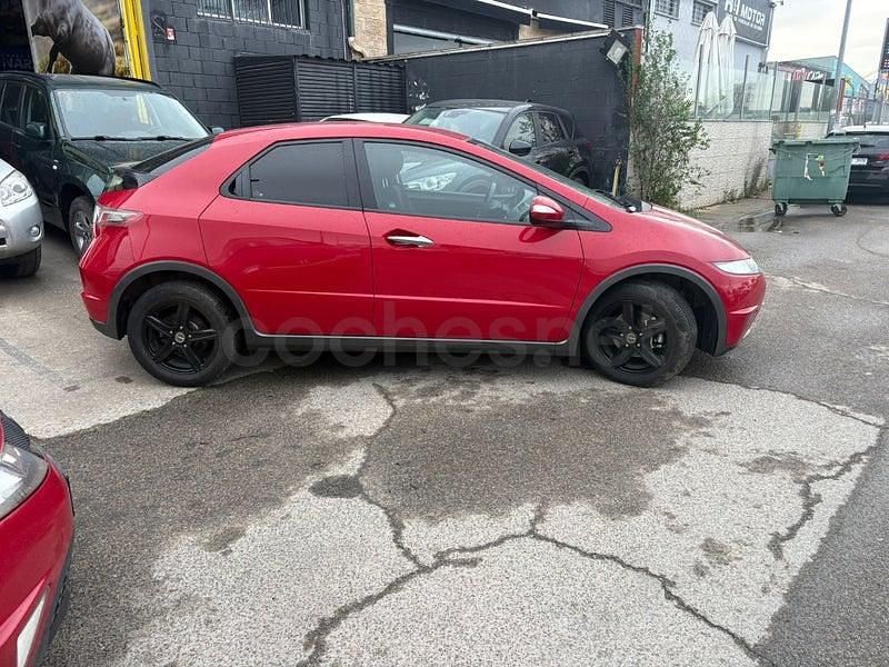 Usado Honda Civic Comfort 100 CV (73 kW) 2009 Granate Berlina