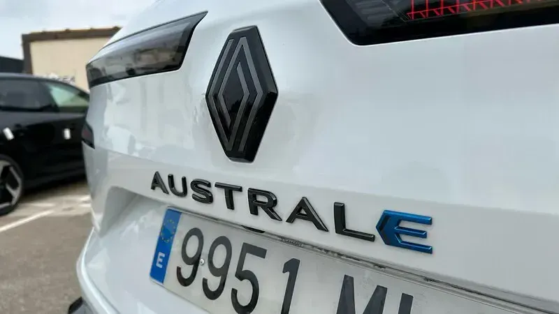 Usado Renault Austral Iconic Esprit Alpine 200 CV (147 kW) 2023 Blanco SUV