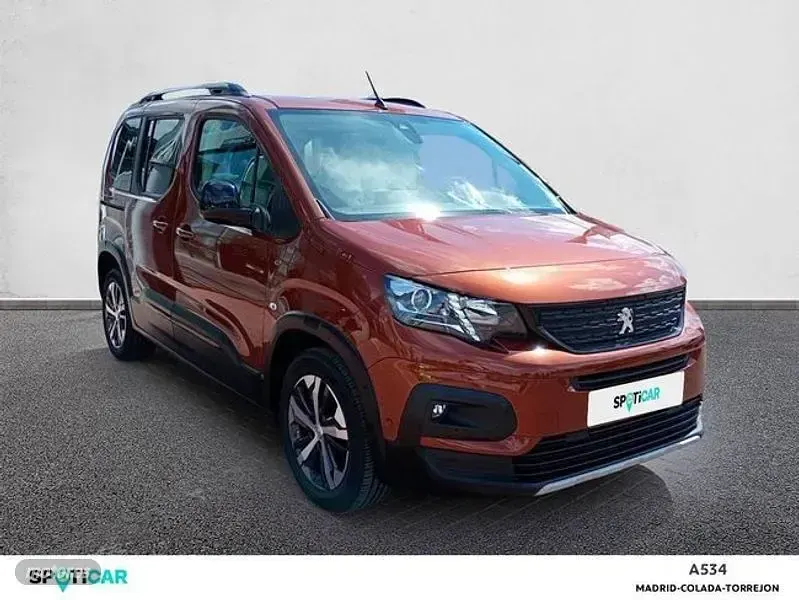 Usado Peugeot Rifter GT 130 CV (95 kW) 2021 Bronce Monovolumen