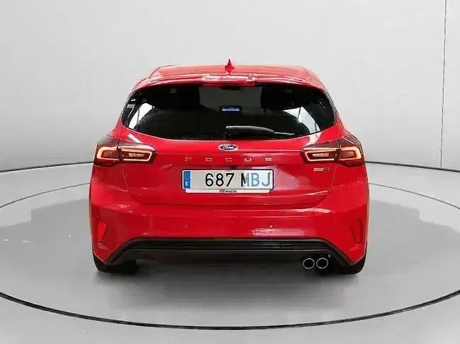 Begagnad Ford Focus ST-Line 125 HK (91 kW) 2022 Röd Halvkombi