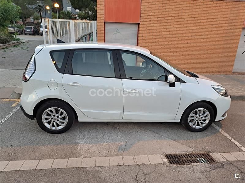 Usado Renault Scénic III Dynamique 110 CV (80 kW) 2012 Blanco Monovolumen