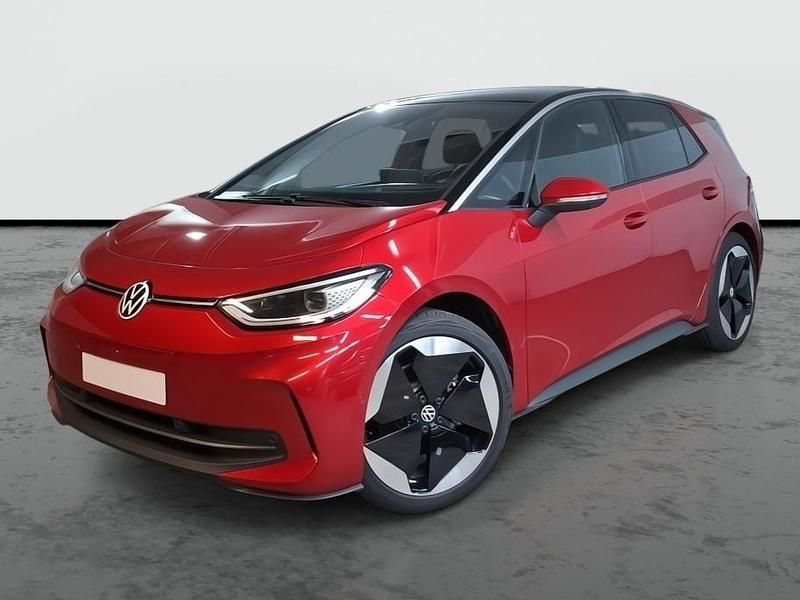 Usado VW ID.3 Pro 150 kW (204 CV) 2025 Rojo intenso metalizado con techo negro Utilitario
