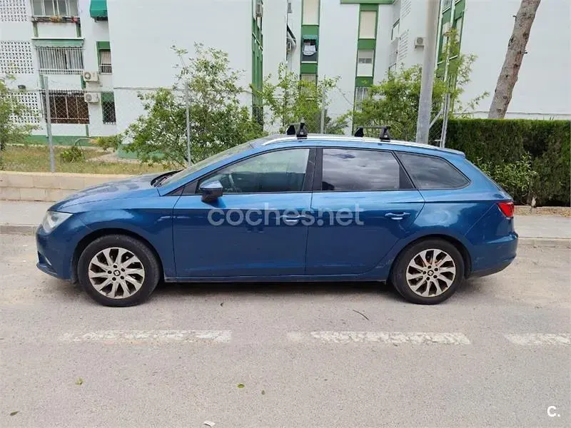 Usado Seat Leon ST Style 105 CV (77 kW) 2014 Azul Familiar
