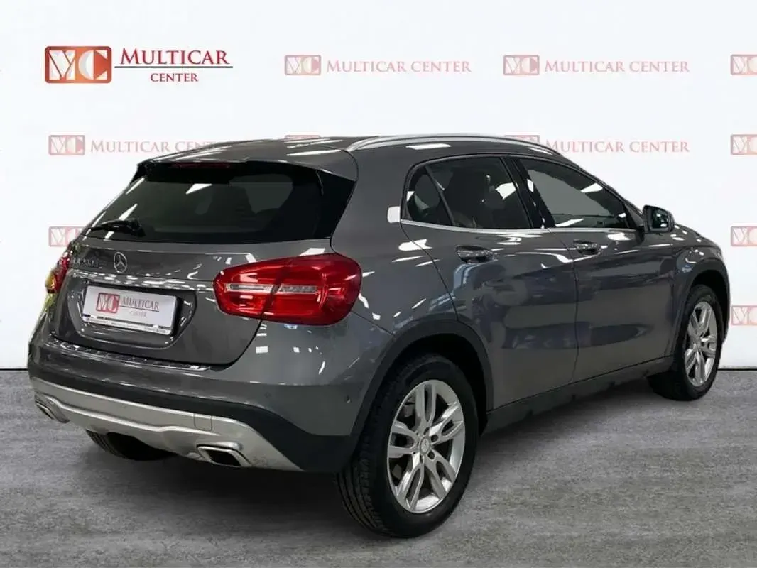 Używany Mercedes GLA200 Urban 136 KM (100 kW) 2017 Szary SUV