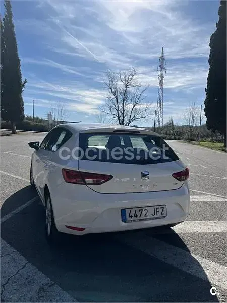 Usado Seat Leon Reference 105 CV (77 kW) 2015 Blanco Berlina