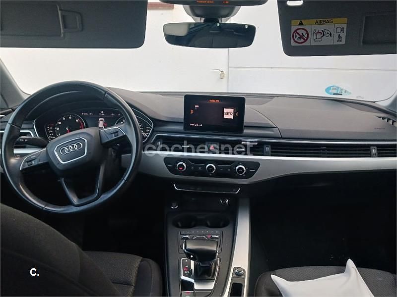 Usado Audi A4 Advanced Plus 150 CV (110 kW) 2019 Gris / plata Familiar