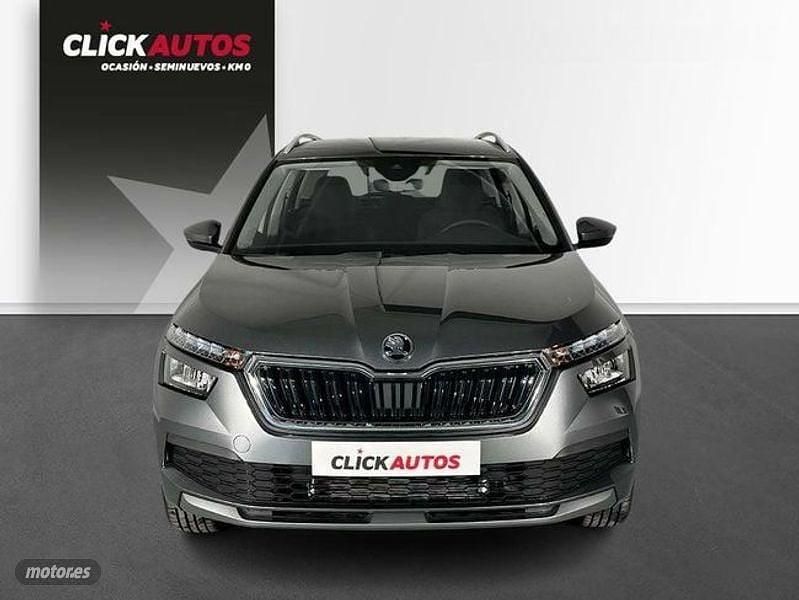 Usado Skoda Kamiq Ambition 110 CV (80 kW) 2023 Gris SUV