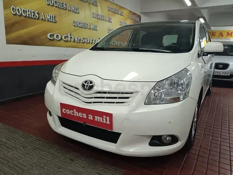Usado Toyota Verso Active 132 CV (97 kW) 2011 Blanco Monovolumen
