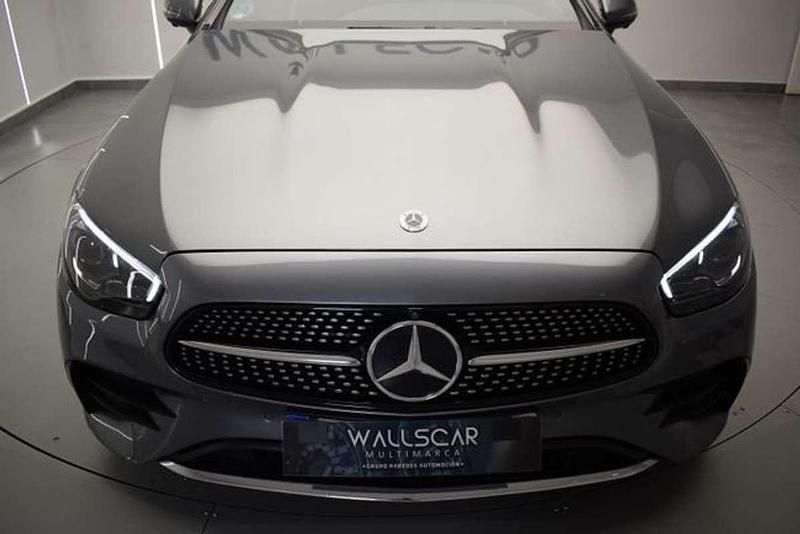 Usado Mercedes E220 194 CV (142 kW) 2021 Gris Coupe