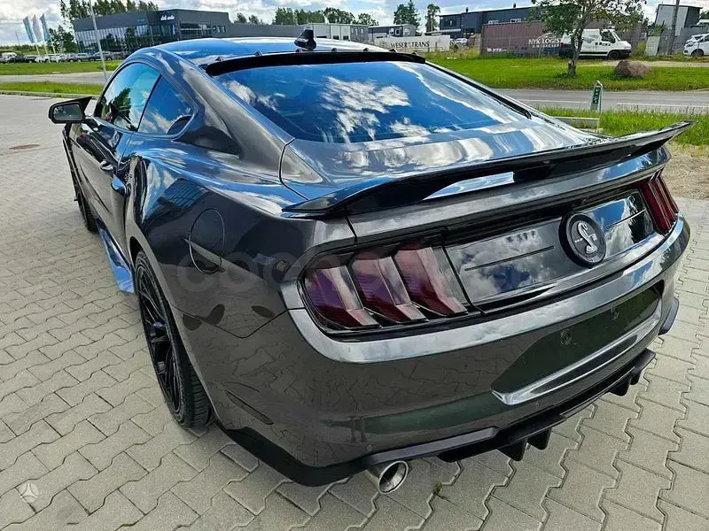 Usado Ford Mustang Fastback 291 CV (214 kW) 2020 Gris / plata Coupe