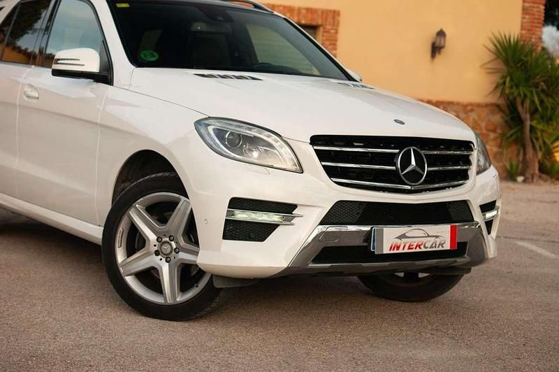 Usado Mercedes ML320 204 CV (150 kW) 2014 Blanco SUV