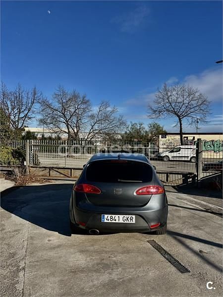 Usado Seat Leon FR 200 CV (147 kW) 2009 Gris / plata Utilitario