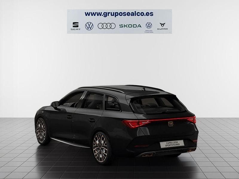 Usado Cupra Leon VZ 245 CV (180 kW) 2023 Negro Familiar
