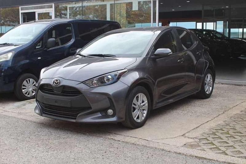 Usado Mazda 2 Center-Line 116 CV (85 kW) 2023 Gris Utilitario