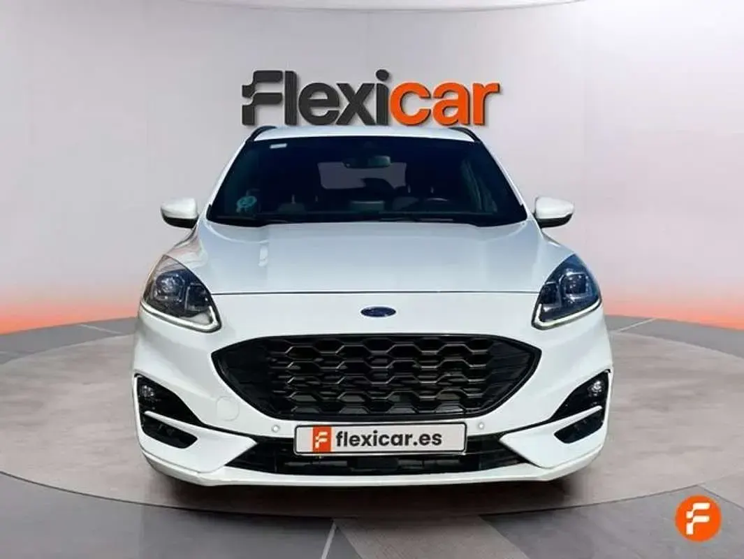 Usado Ford Kuga ST-Line 150 CV (110 kW) 2022 Blanco SUV
