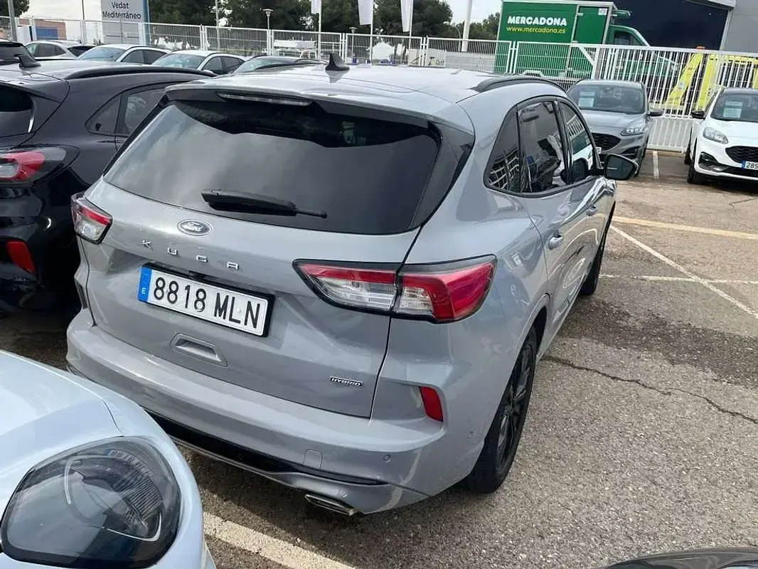 Usado Ford Kuga ST-Line X 190 CV (139 kW) 2023 Gris SUV
