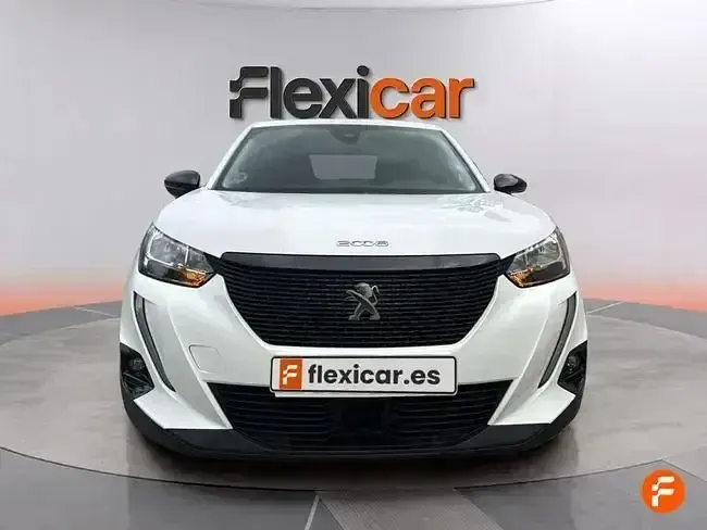 Usado Peugeot 2008 Active 110 CV (80 kW) 2022 Blanco SUV