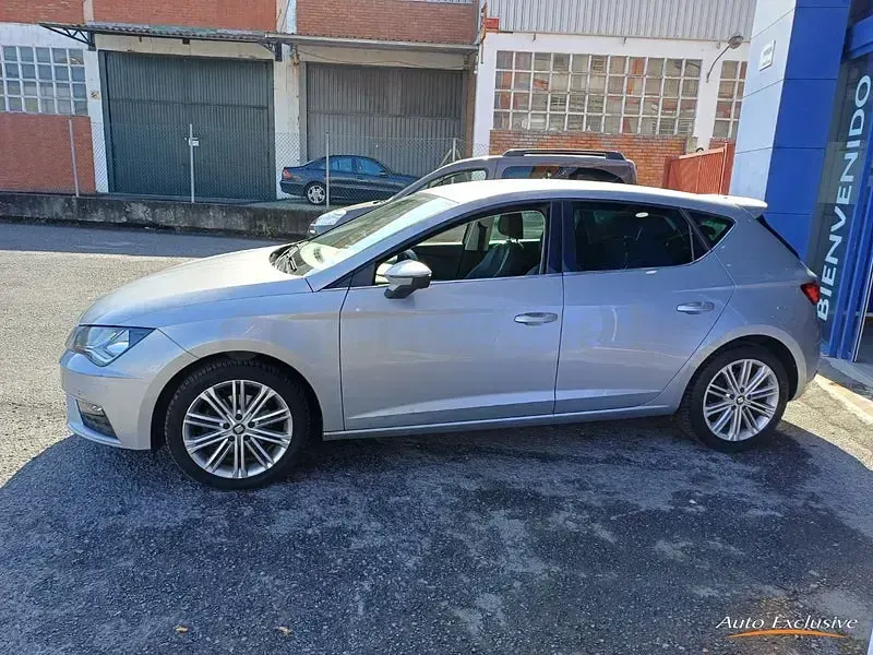 Usado Seat Leon XCELLENCE 150 CV (110 kW) 2019 Gris / plata Berlina