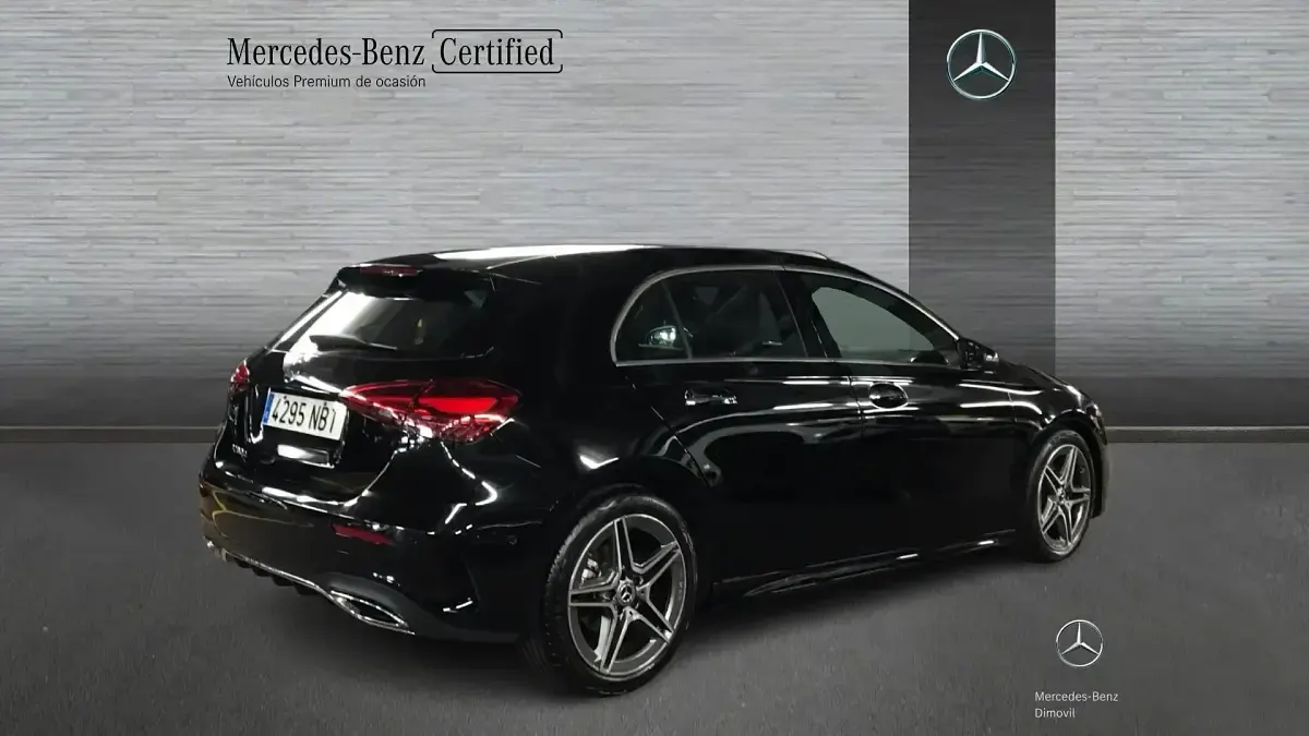 Usado Mercedes A180 116 CV (85 kW) 2025 Negro noche Berlina