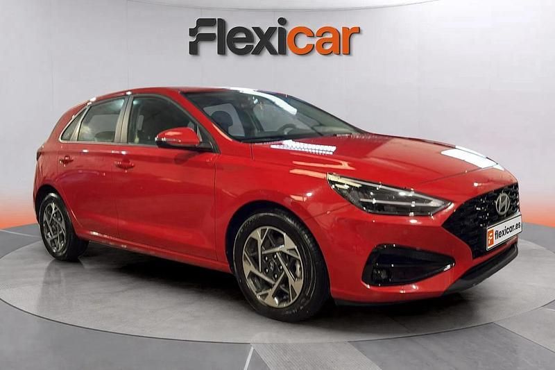 Rojo Usado 2024 Hyundai i30 Berlina | 19.490 € (Precio justo) - Imagen 1/4