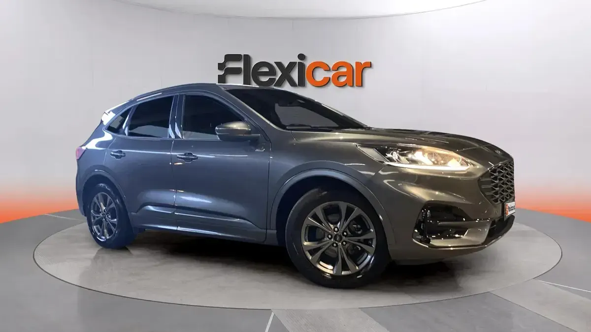 Usado Ford Kuga ST-Line 120 CV (88 kW) 2024 Gris SUV