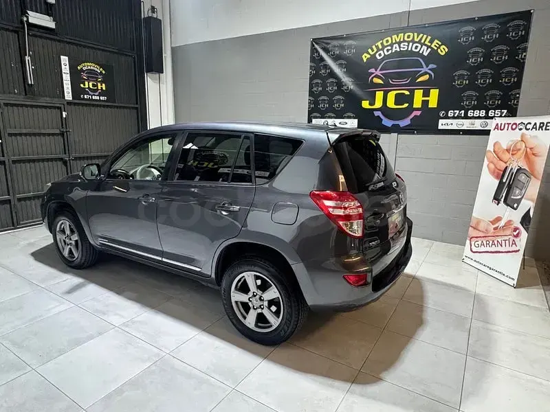 Usado Toyota RAV4 Executive 150 CV (110 kW) 2012 Gris / plata SUV