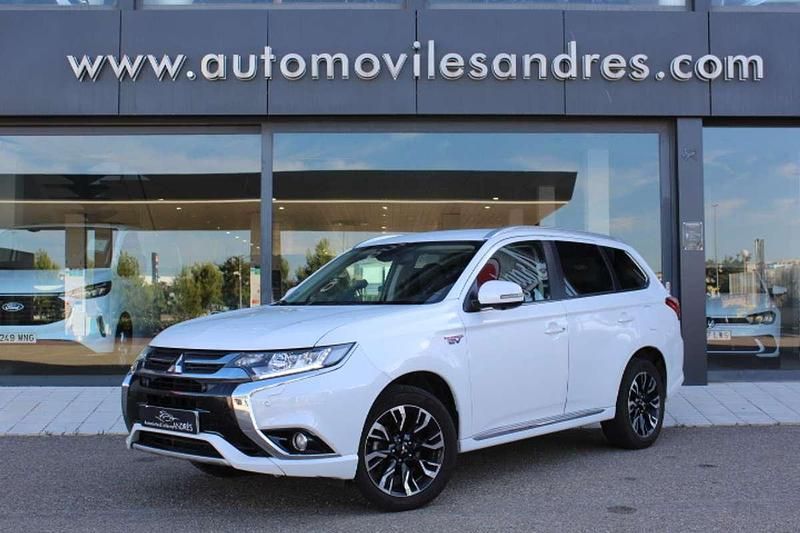 Blanco Usado 2016 Mitsubishi Outlander P-HEV SUV | 17.500 € (Precio justo) - Imagen 1/4