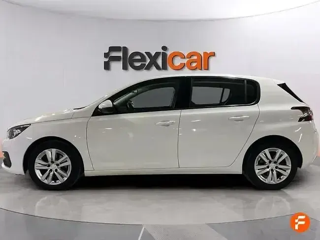 Usado Peugeot 308 Active 130 CV (95 kW) 2021 Blanco Berlina