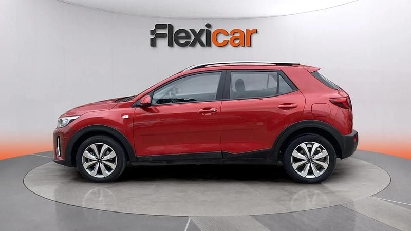 Usado Kia Stonic 84 HP (61 kW) 2023 Vermelho SUV