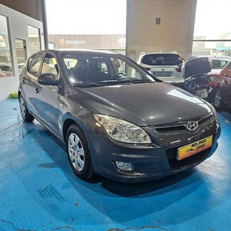 Usado Hyundai i30 Classic 109 CV (80 kW) 2008 Gris / plata Utilitario