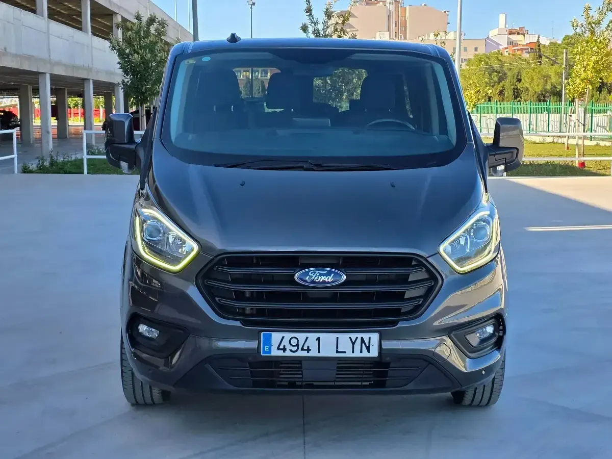 Usado Ford Transit Custom Trend 131 CV (96 kW) 2022 Gris Familiar