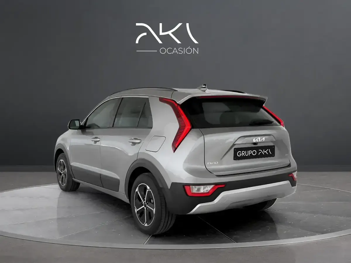 Usado Kia Niro 129 CV (94 kW) 2025 Gris SUV