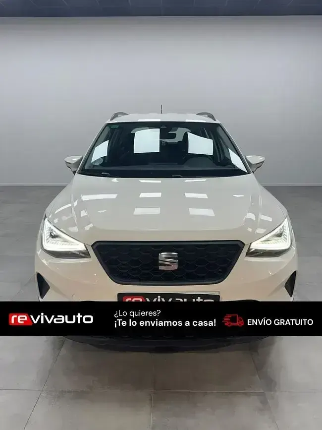 Usado Seat Arona Style Plus 110 CV (80 kW) 2022 Blanco SUV