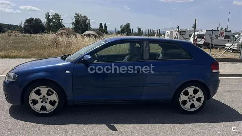Usado Audi A3 Ambiente 140 CV (102 kW) 2006 Azul Utilitario
