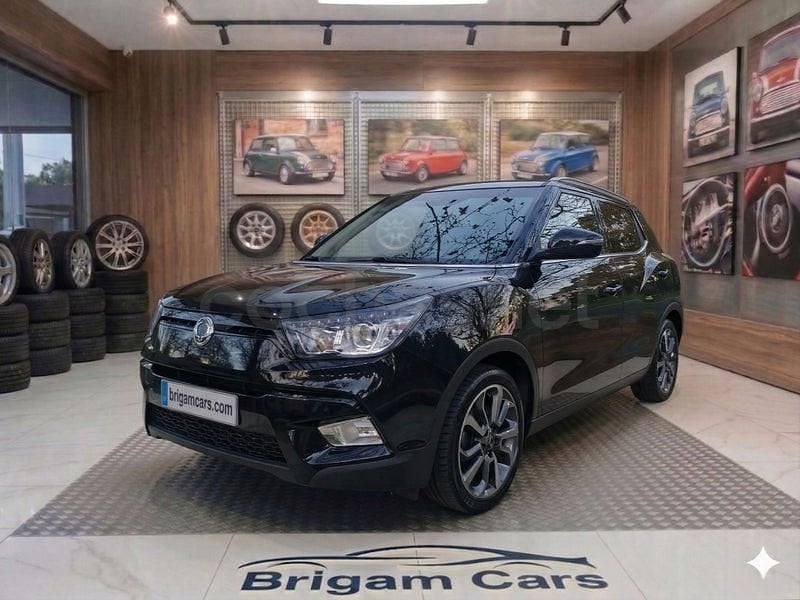 Usado Ssangyong (KGM) Tivoli 115 CV (84 kW) 2016 Negro SUV