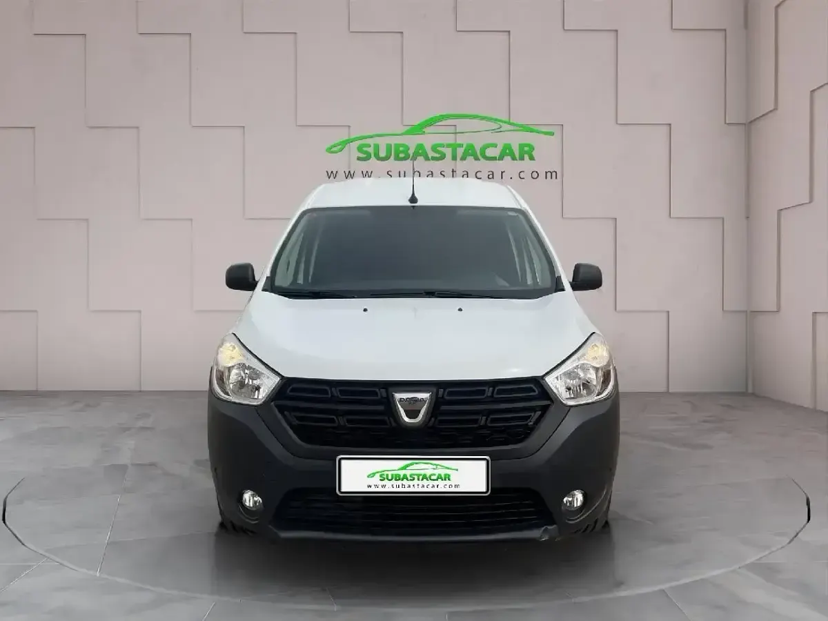 Usado Dacia Dokker Essentiel 110 HP (80 kW) 2021 Branco Monovolume
