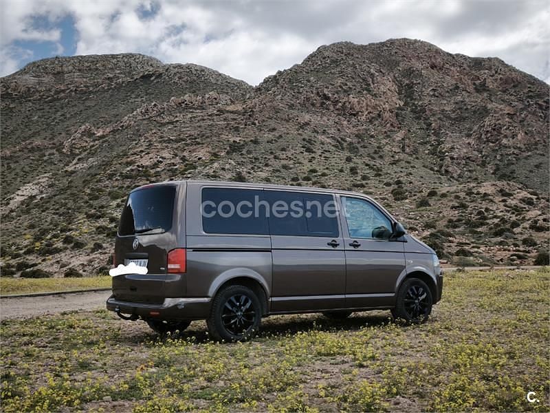 Usado VW Multivan Startline 140 CV (102 kW) 2011 Granate Monovolumen