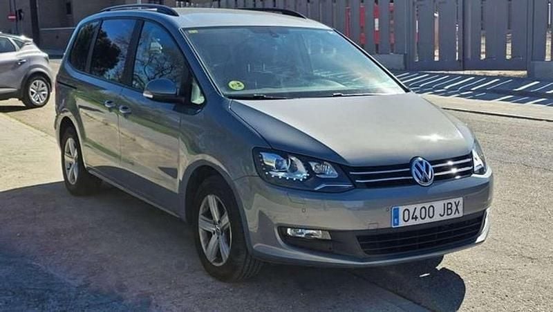 Usado VW Sharan Advance 140 CV (102 kW) 2014 Gris Monovolumen