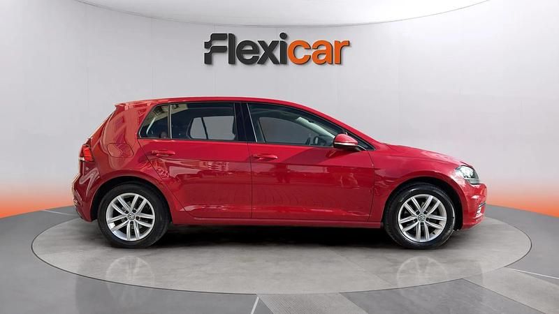 Usado VW Golf VII Advance 116 CV (85 kW) 2018 Rojo Utilitario