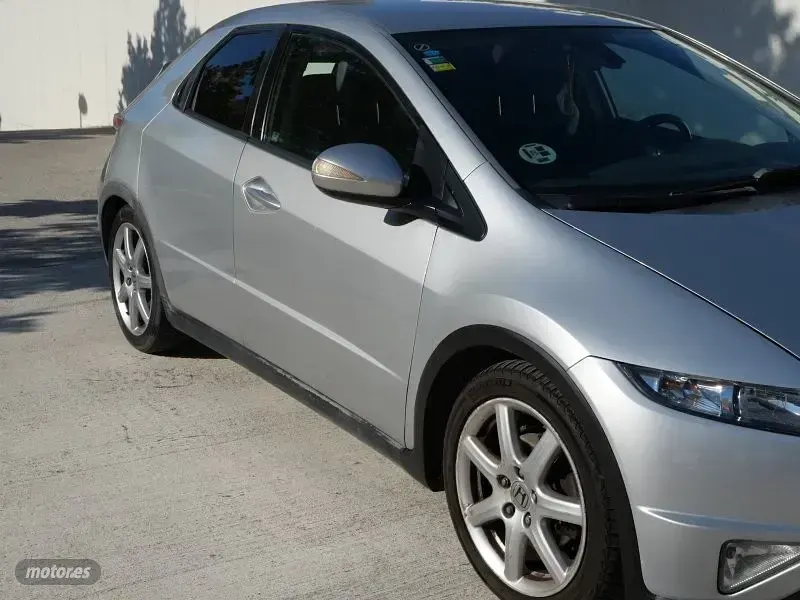 Usado Honda Civic Sport 140 CV (102 kW) 2007 Gris / plateado Coupe