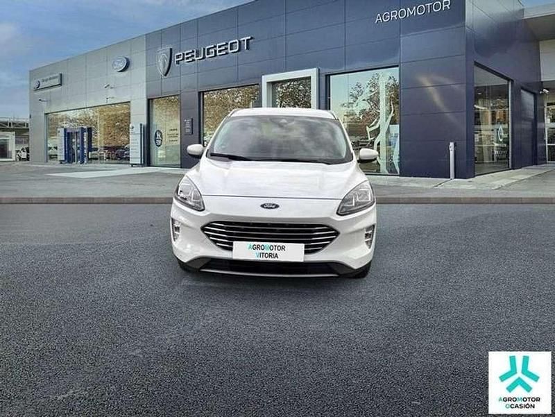 Usado Ford Kuga Titanium 150 HP (110 kW) 2023 Branco SUV