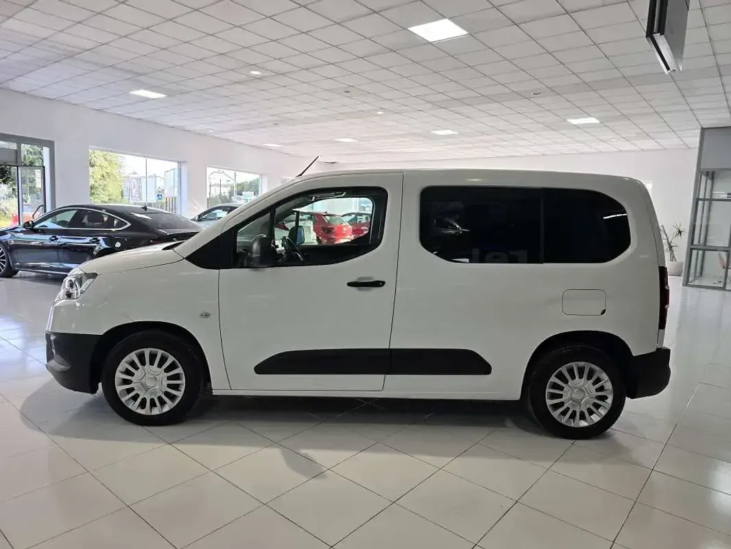 Usado Toyota Proace City City 102 CV (75 kW) 2021 Blanco Monovolumen