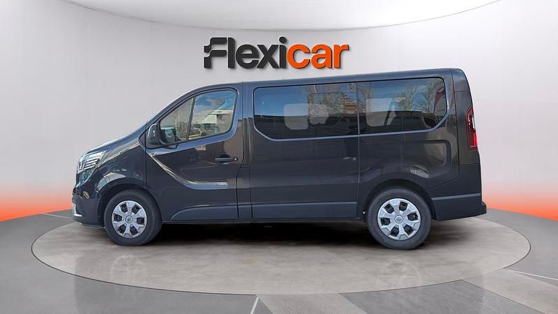 Usado Renault Trafic 110 CV (80 kW) 2023 Negro Monovolumen