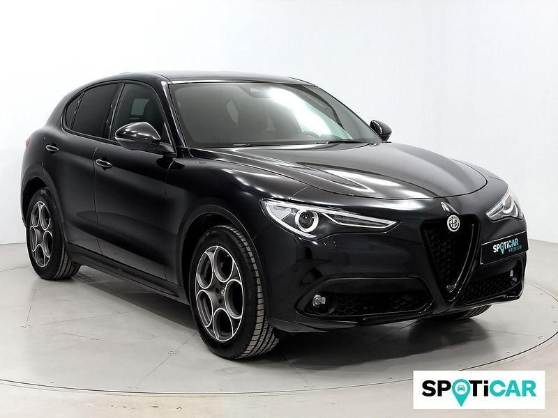 Negro Usado 2022 Alfa Romeo Stelvio Sprint SUV | 34.500 € (Un poco caro) - Imagen 1/4