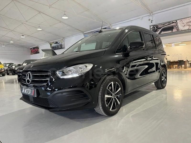 Usado Mercedes T180 116 CV (85 kW) 2024 Negro Monovolumen