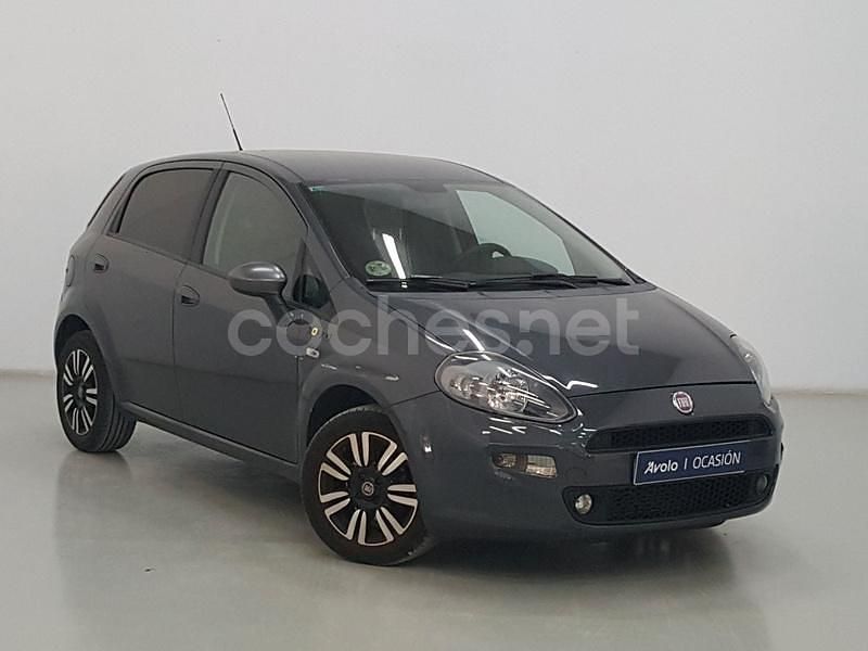Gris / plata Usado 2014 Fiat Punto Young Utilitario | 7900 € (Precio justo) - Imagen 1/4
